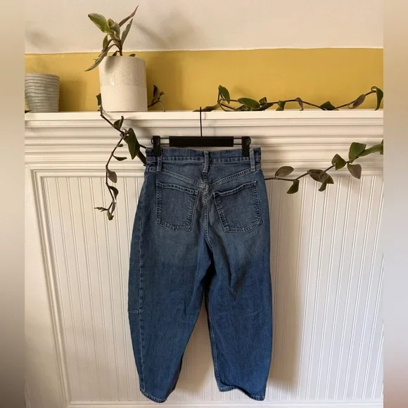 Old Navy Women's Barrel Leg Jeans - 0 short - Picture 2 of 6